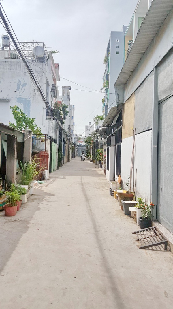 Bán gấp nhà đẹp hẻm 5m đường Huỳnh Tấn Phát, Phường Phú Thuận, Quận 7, hẻm 1135