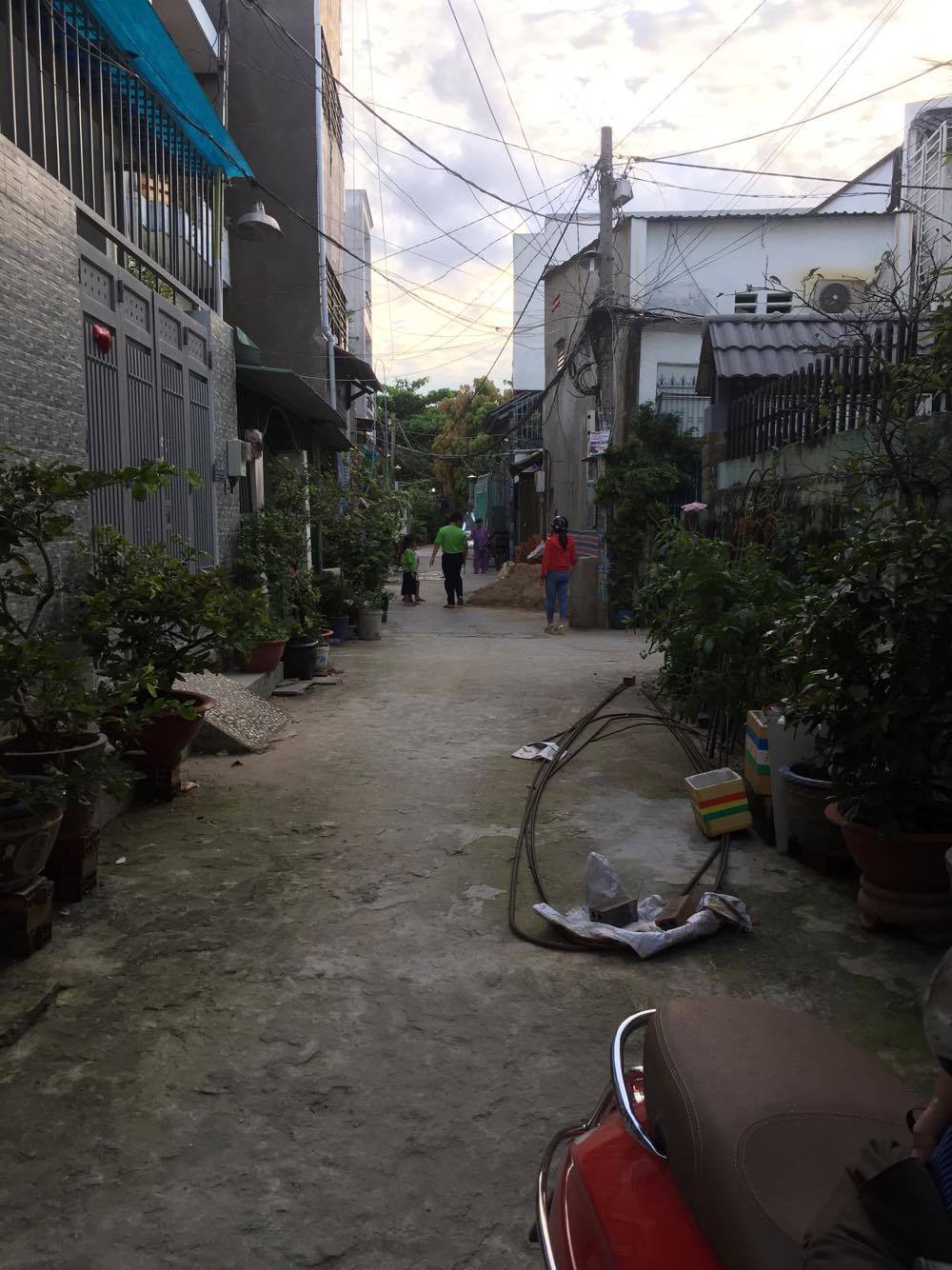 Cần bán căn nhà vị trí đẹp cách mặt tiền đường Bùi Quang Là khoảng 10m, hẻm trước nhà 3,5m