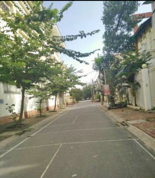 Bán gấp nhà mặt tiền đường khu dân cư Nam Long Phú Thuận, Quận 7
