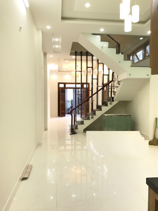 Nhà 1 trệt, 2 lầu mới đường 11, Tăng Nhơn Phú B, giá 4.1 tỷ