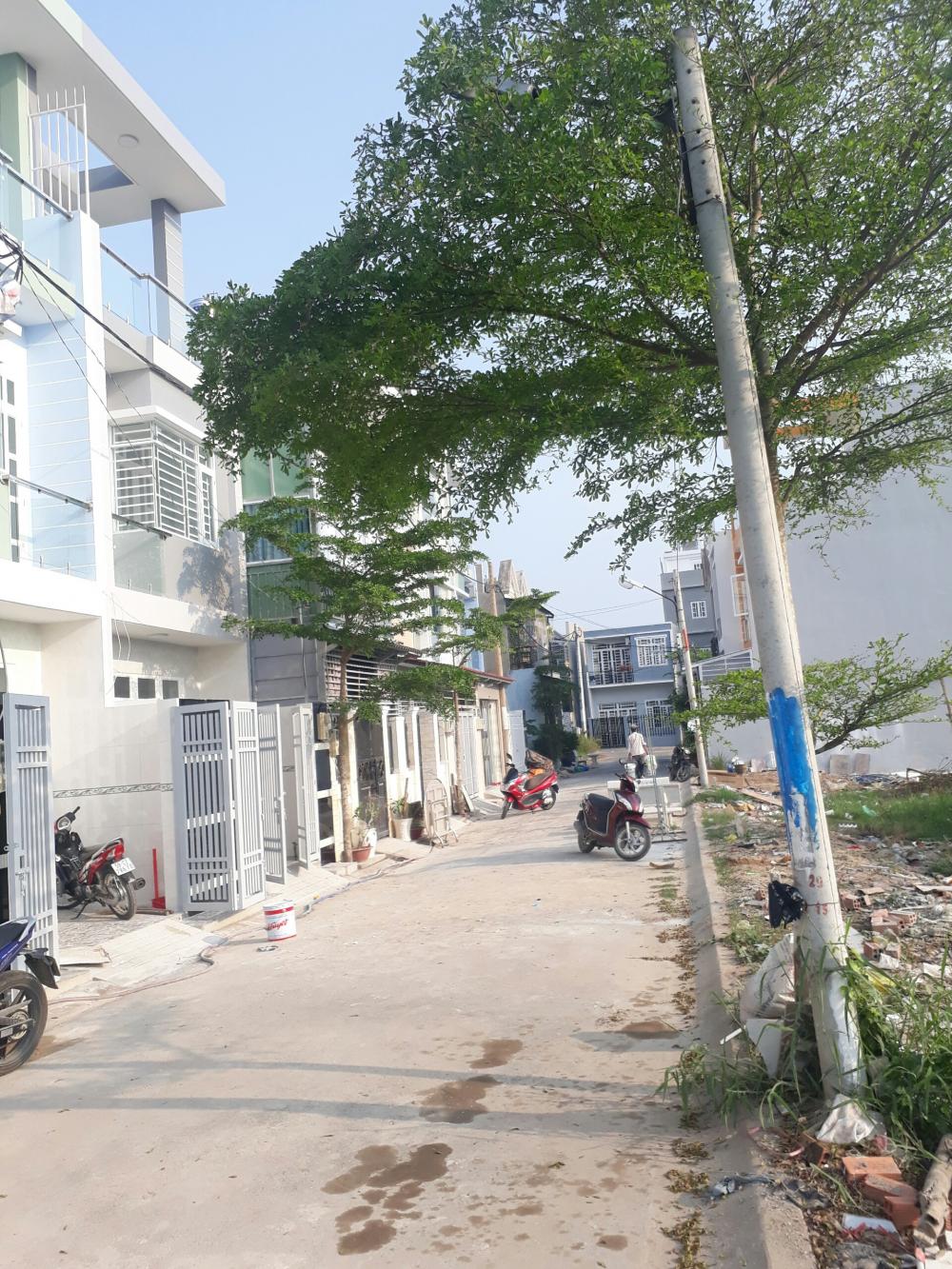 Bán nhà rất đẹp 1 trệt 2 lầu đường Nguyễn Văn Tạo, Nhà Bè