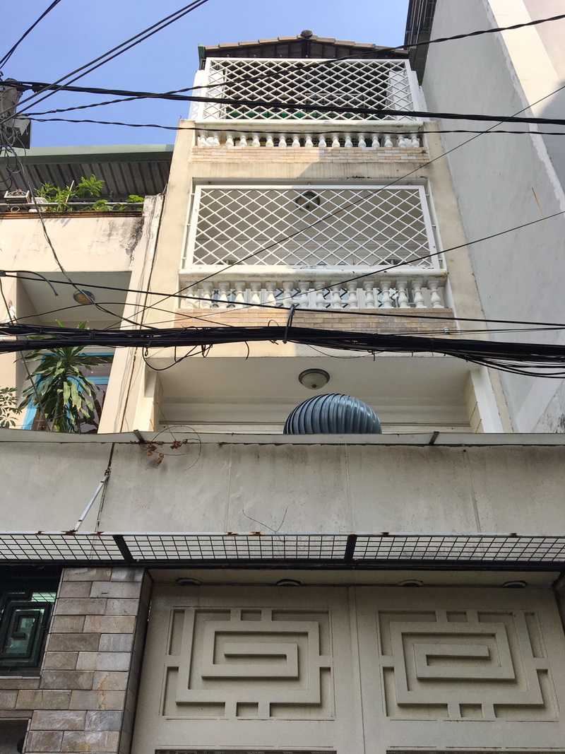 Bán nhà đẹp 3 lầu thuộc đường số 79 Phường Tân Quy, Quận 7.