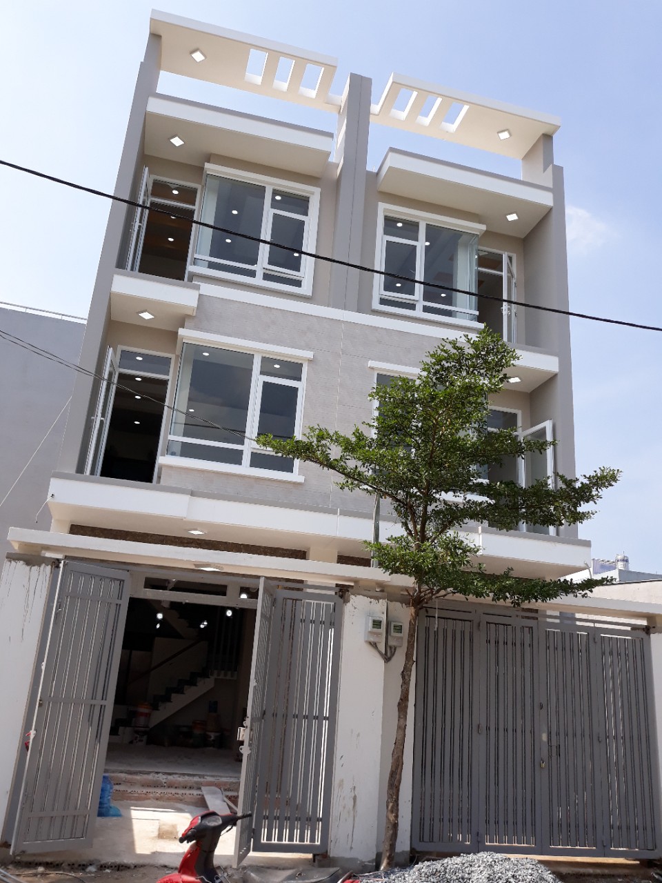 Bán nhà Thạnh Lộc 29, phường Thạnh Lộc Q12, DT 4.5x16m, 1 trệt 2 lầu đường 8m