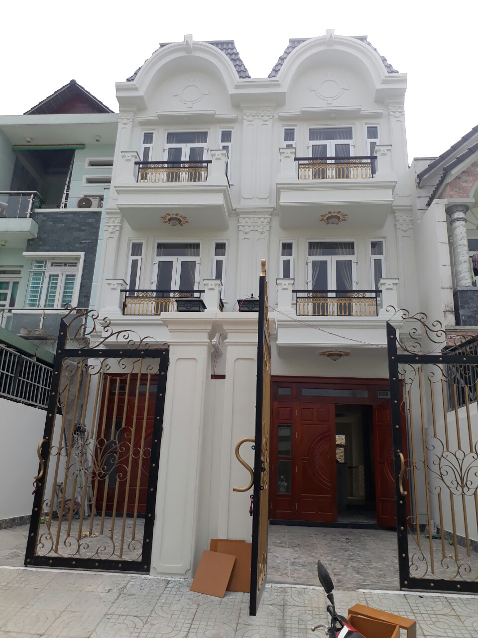 Bán nhà SHR quận 12, gần Hà Huy Giáp, DT 4.5x16m, 1 trệt 2 lầu đường 8m