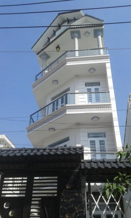 Bán nhà 1 trệt, 3 lầu, đường 2D, KDC Nam Hùng Vương, DT: 4.5x20m, giá 7 tỷ, LH: 0902 713 036.