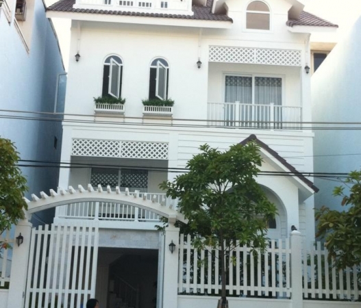 Bán nhà hẻm 8m khu biệt thự víp Lê Văn Sỹ, Tân Bình, dt: 8 x 18 m2, giá: 16.8 tỷ.
