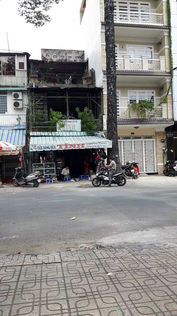 Bán nhà MT Trần Phú P4 Q5