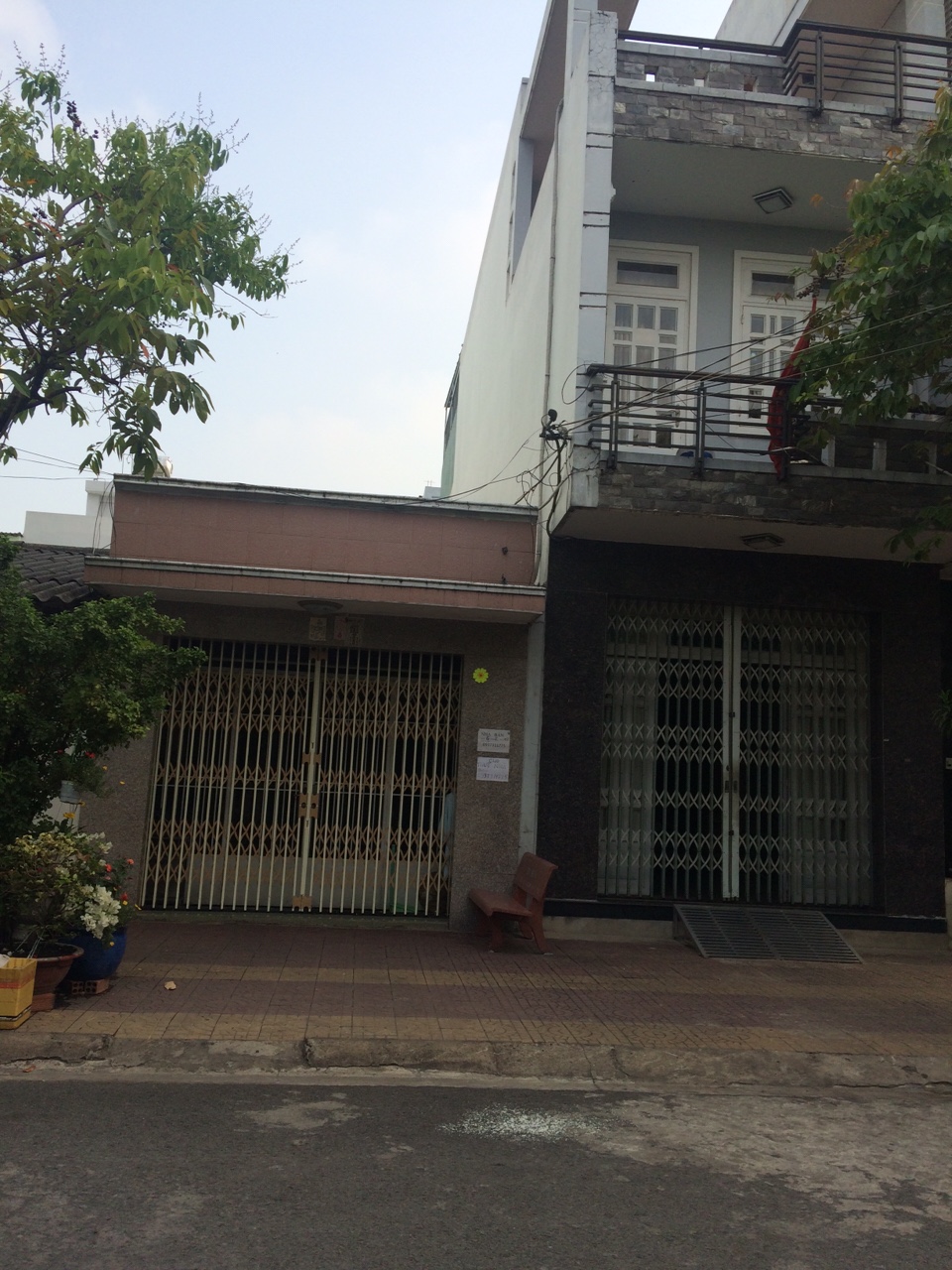 Cần bán gấp nhà : cấp 4 .đường 10.phường Phước Bình . giá 4.2 tỷ.