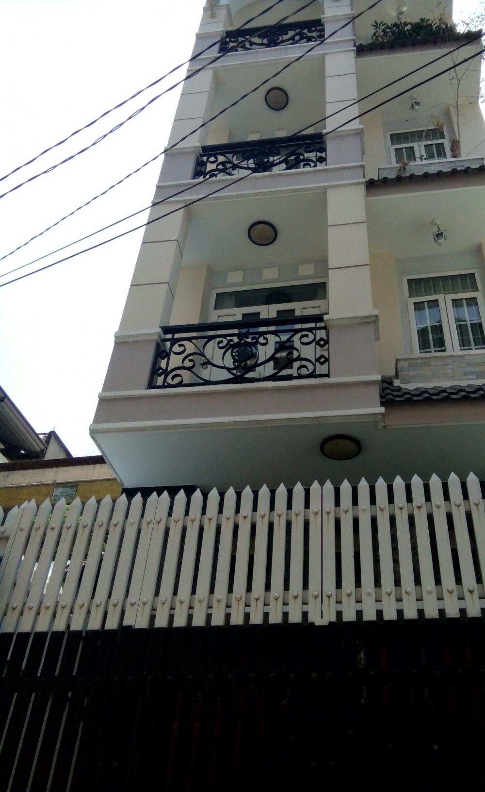 Bán nhà 2 mặt tiền Nguyễn Thiện Thuật, Phường 2, Quận 3. DT: 4.1m x 11m. Giá: 13.5 tỷ.
