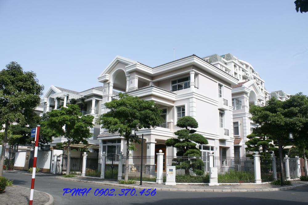 Bán nhiều biệt thự Phú Mỹ Hưng vị trí cực đẹp, giá từ 12.6 tỷ -35 tỷ,call 0902370456