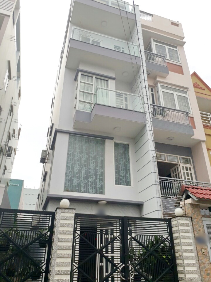 Bán nhà MT đường Nguyễn Chí Thanh Q10 Dt: 4.1 x17m trệt +3 lầu+St Giá: 16 Tỷ