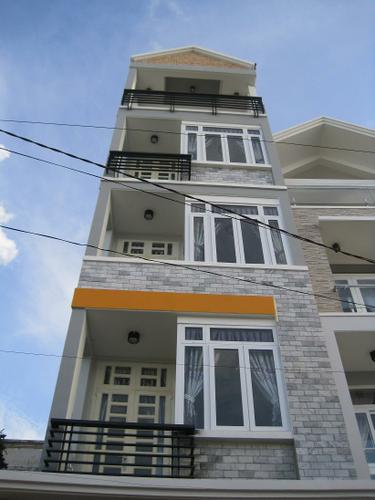 Bán nhà mặt tiền đường Nguyễn Chí Thanh, P9, Quận 5. DT: 4m x 17m