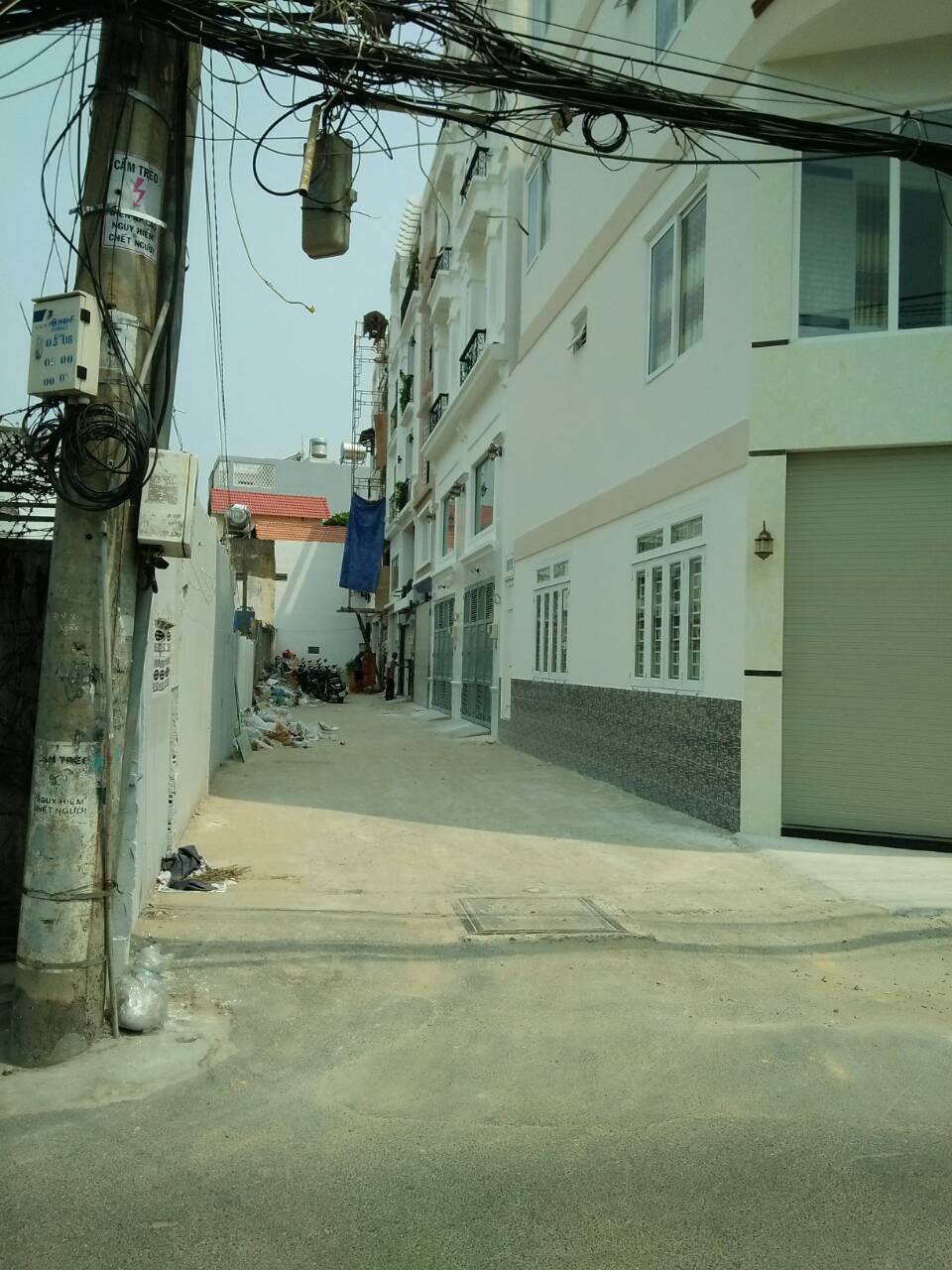Bán nhà riêng tại đường Nơ Trang long , hẻm xe hơi , dt 43m2, giá rẻ 