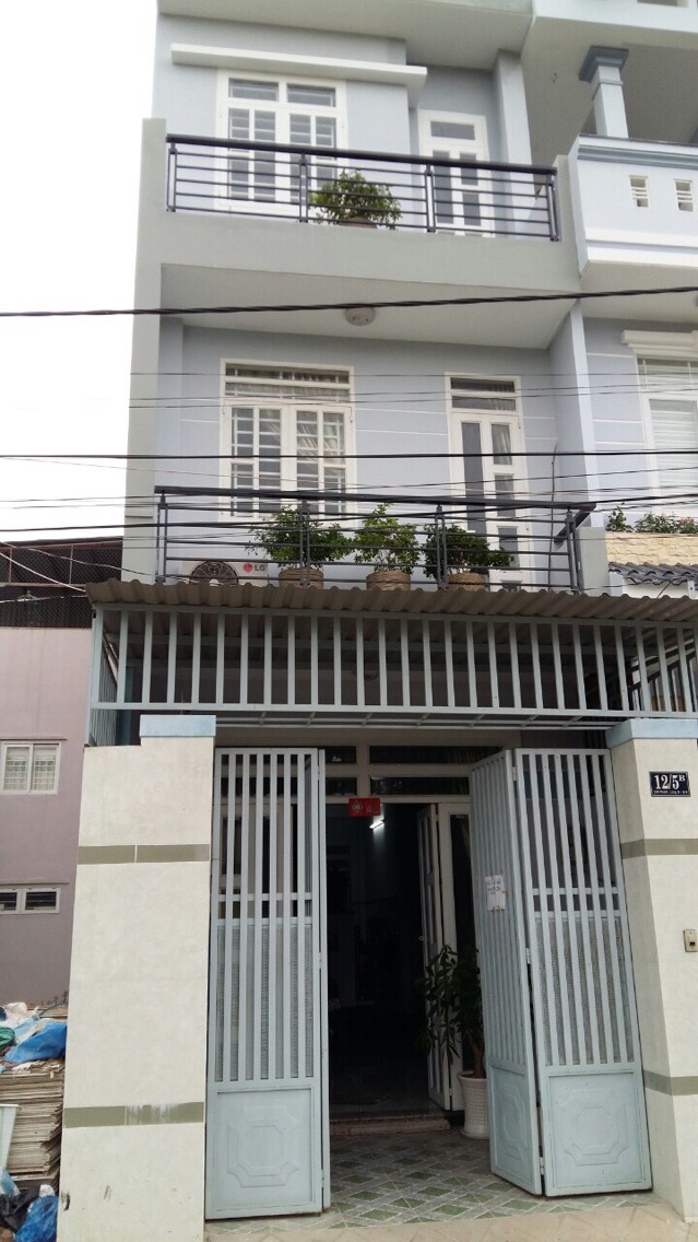 Bán nhà 1 trệt, 2 lầu, đường 339, phường Phước Long B, giá 3.75 tỷ