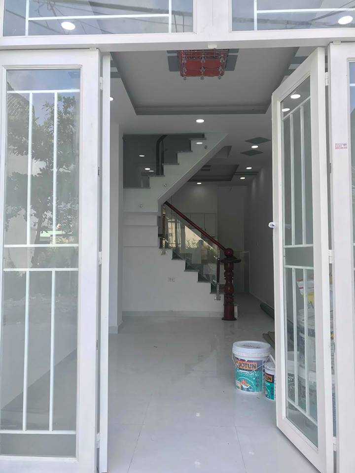 Bán gấp căn nhà 2 lầu, đường Nguyễn Bình, giá 1 tỷ 55