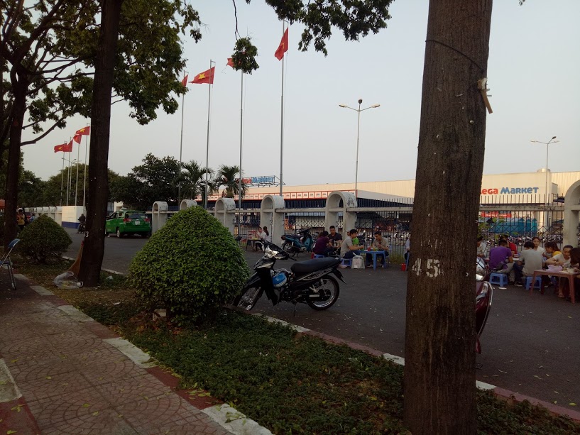 Bán nhà mặt tiền Bình Phú, đối diện cổng Metro Mega Market, p.10, quận 6, diện tích 4x24m