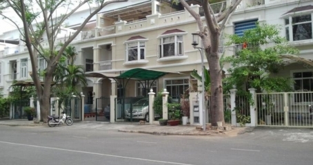 Cho thuê biệt thự phố vườn Mỹ Thái 2, PMH quận 7, nhà thiết kế nội thất theo tiêu chuẩn Châu Âu