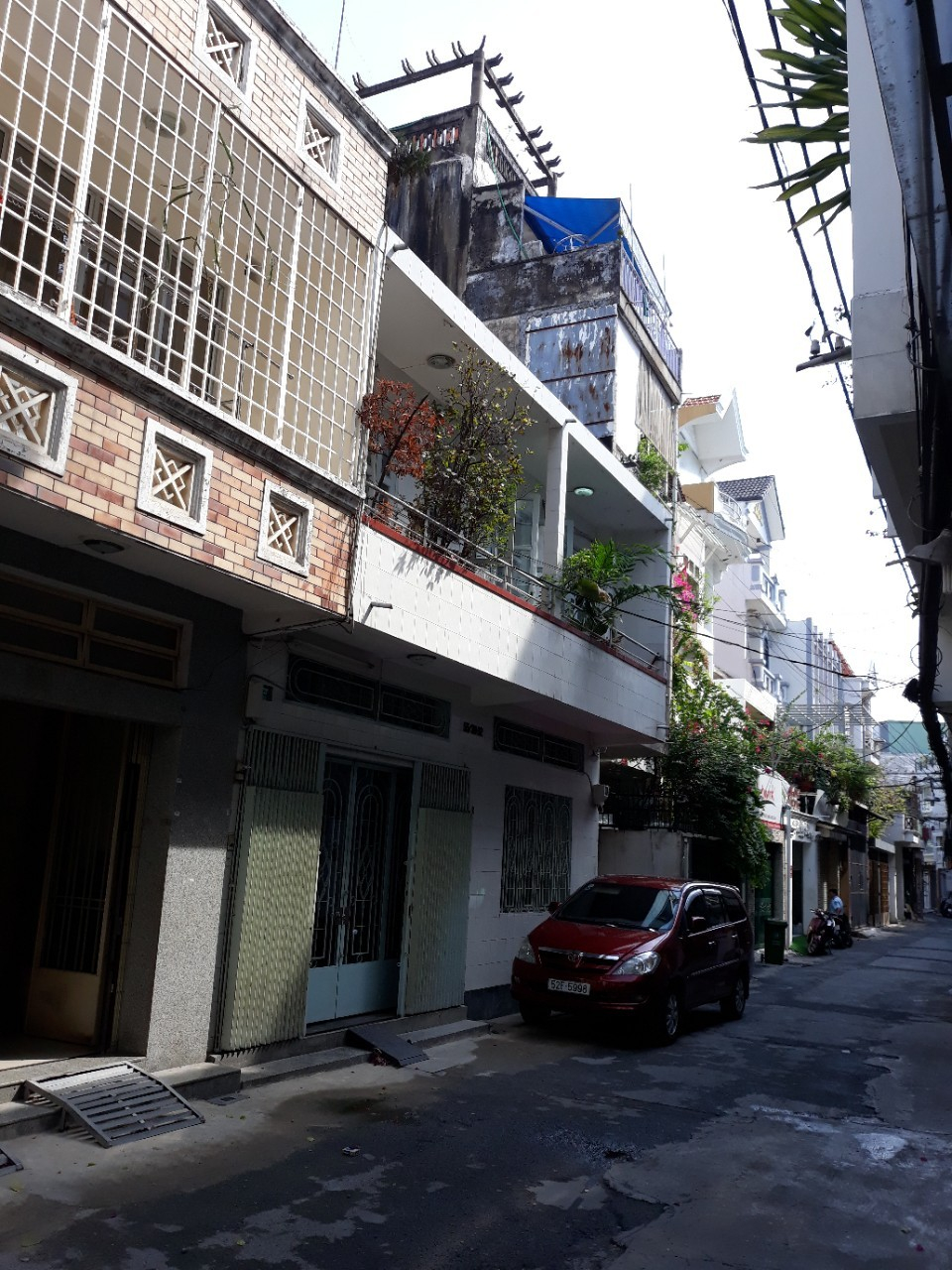 Bán gấp nhà tuyệt đẹp, đường Trần Phú Quận 5 , DT: 4x16