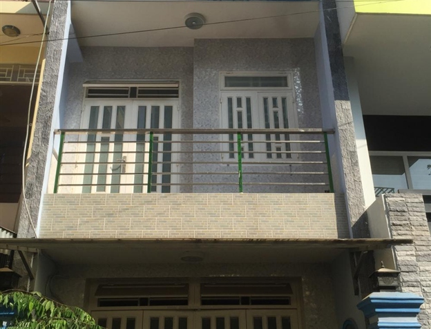 Cần bán gấp nhà ở quận Tân Phú, DT:4x18, Huỳnh Thiện Lộc.