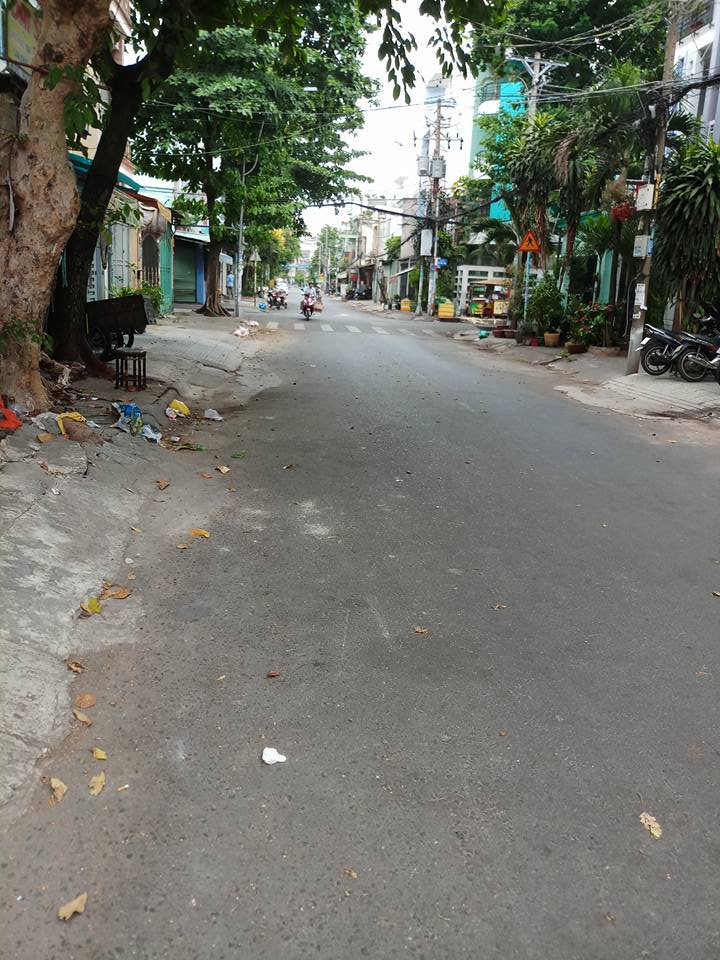 Cho thuê mặt tiền lớn đường Lê Niệm , Phú Thạnh, Tân Phú . 