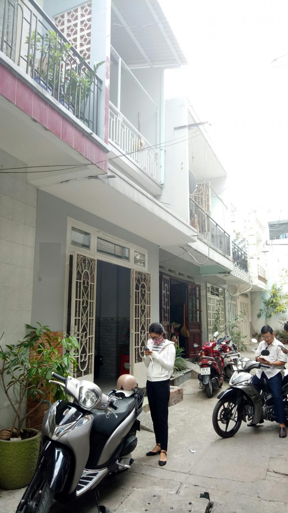 Bán nhà giá rẻ hẻm 4m Tân Hương, P Tân Phú, DT 4x8m, 1 lầu, giá 3.05 tỷ