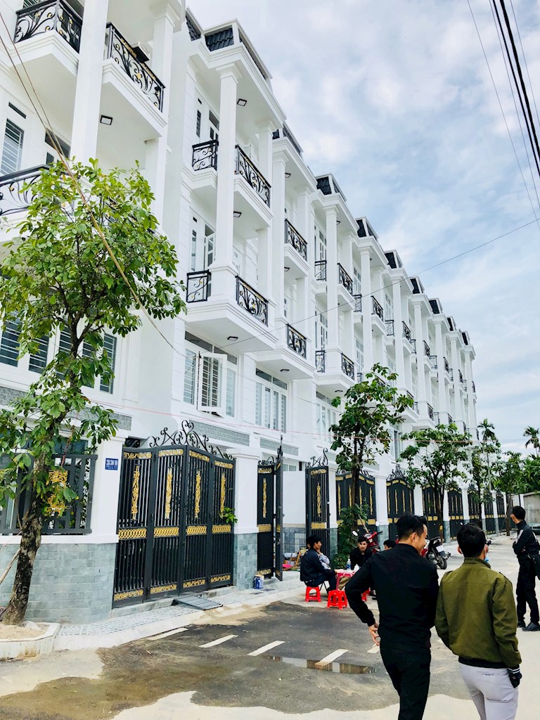 Bán nhà mặt phố tại Đường Phạm Văn Đồng, Phường Hiệp Bình Chánh, Thủ Đức, Tp.HCM diện tích 200m2  giá 4.4 Tỷ