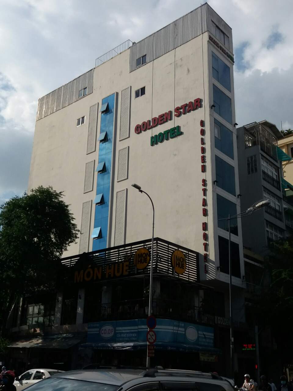 Khách sạn 2 mặt tiền đường Nguyễn Trãi, vị trí nằm ngay gần Zen Plaza, Quận 1