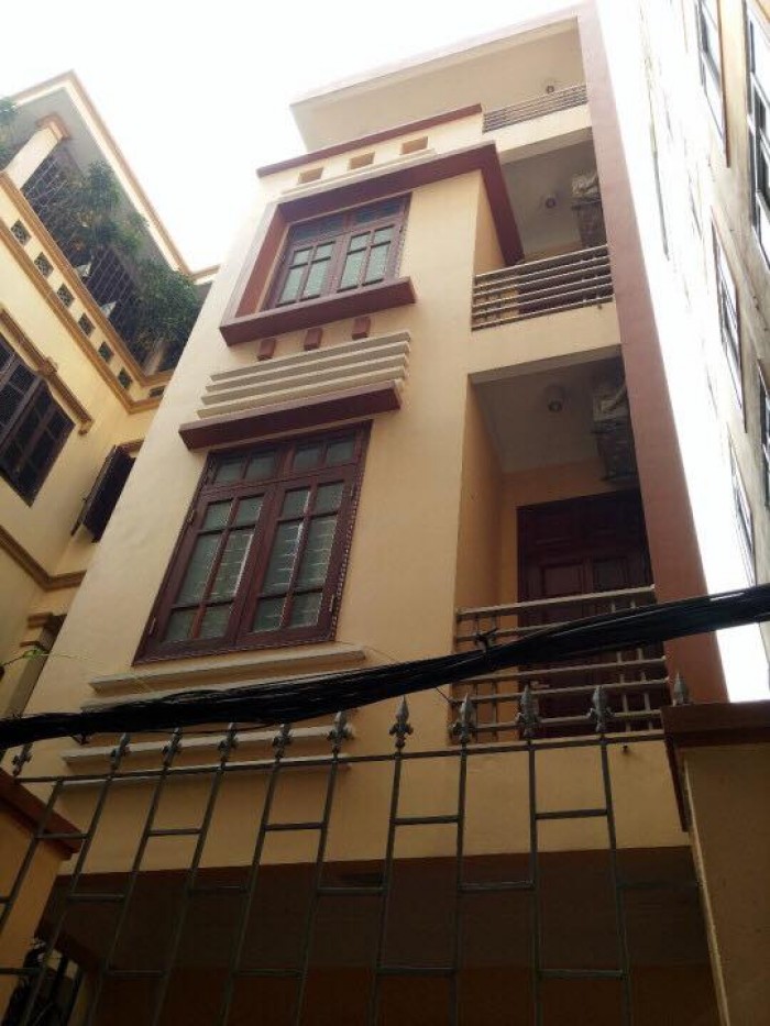 Bán nhà đường Thành Thái , quận 10, Nhà đẹp lung linh, 6 phòng, 7 WC, giá 7,1 tỷ