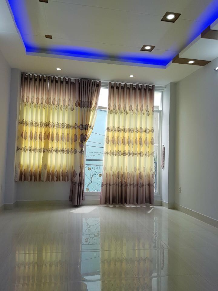 Nhà mới đẹp đường Huỳnh Văn Bánh 30m2, 4 lầu. 
