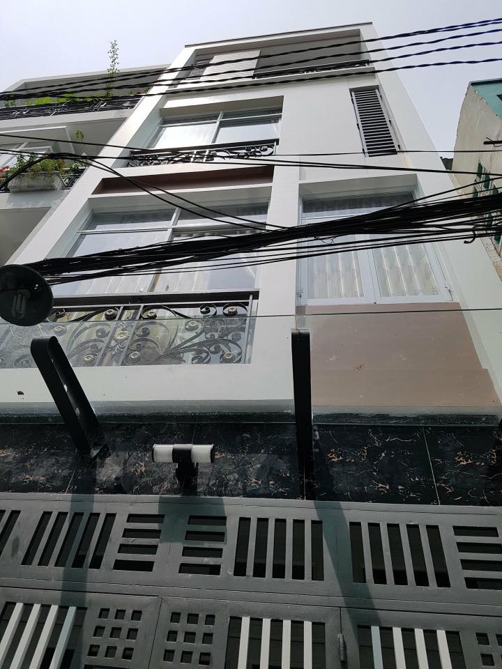Nhà mới đẹp đường Huỳnh Văn Bánh 30m2, 4 lầu. 
