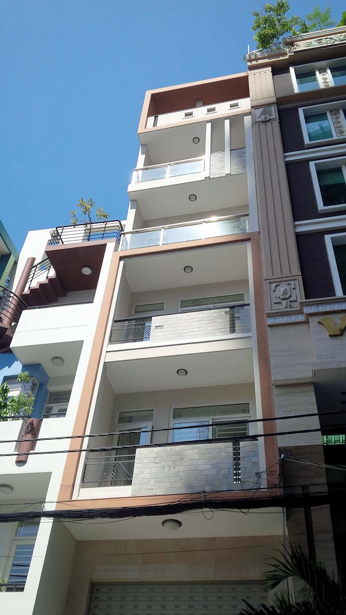 Bán nhà mặt tiền đường Hai Bà Trưng P Tân Định Quận 1 ngang 4,20 x 18m, nh 4,30 nhà 4L + ST lầ