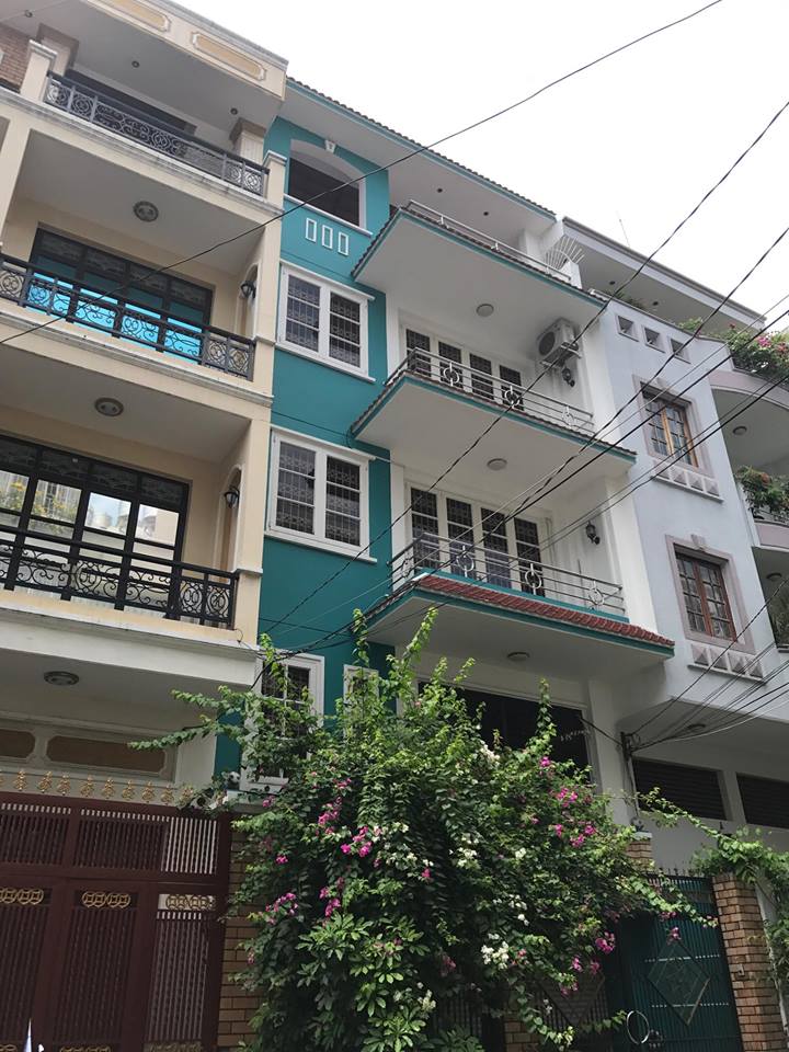 Gia đình cần bán gấp căn nhà đẹp đường Nguyễn Trãi p3 Q5 4.8m x 20. Nhà đẹp, đúc kiên cố!