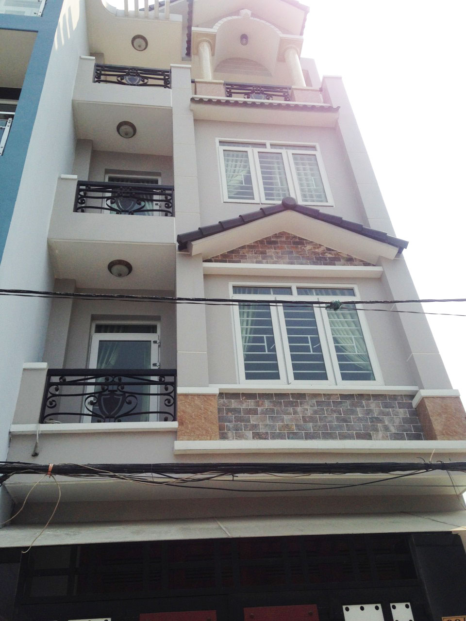 Cần bán gấp nhà hẻm 5m, 3 lầu, DT: 5x20m, p3, Nguyễn Văn Công, GV.