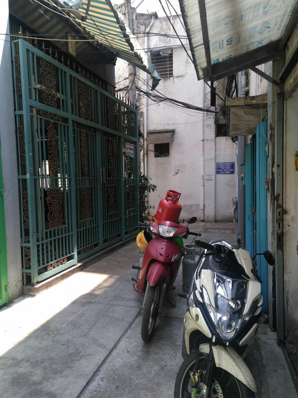 Bán nhà hẻm xe hơi đường Võ Văn Kiệt, P. Cầu Ông Lãnh, Q. 1
