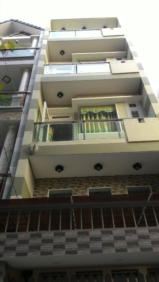 Bán gấp nhà 3 tầng đẹp DT 4x10m, đường Mã Lò Phường Bình Trị Đông, Q. Bình Tân