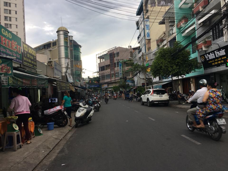 Bán nhà 2MT Nguyễn Bặc, cặp hông chợ Phạm Văn Hai