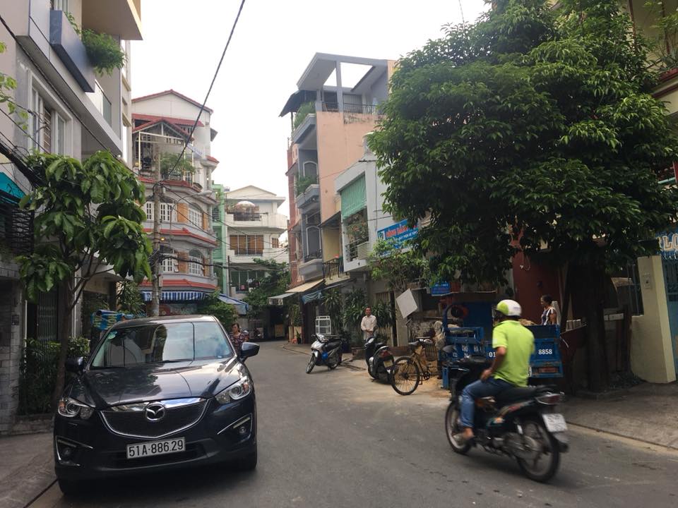 Bán nhà 2MT Nguyễn Bặc, cặp hông chợ Phạm Văn Hai