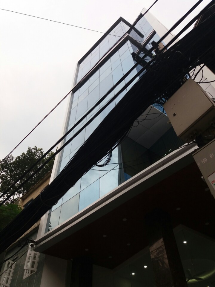 Bán nhà đường Lê Hồng Phong Q10. (13mx37m). Xây được 2 hầm 9 lầu