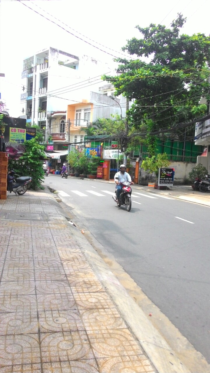 Chính chủ bán gấp nhà mặt tiền đường Lê Thúc Hoạch, Tân Phú - Dt 4x18m; Nhà cấp 4; Giá 8 tỷ 
