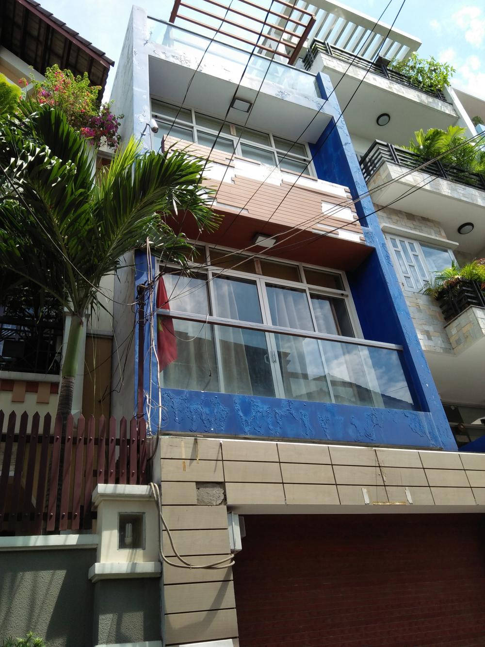 Nhà hẻm 7m 3 Lầu mới cách MT 10m,DT: 4 x 15 Nguyên Hồng.6 tỷ