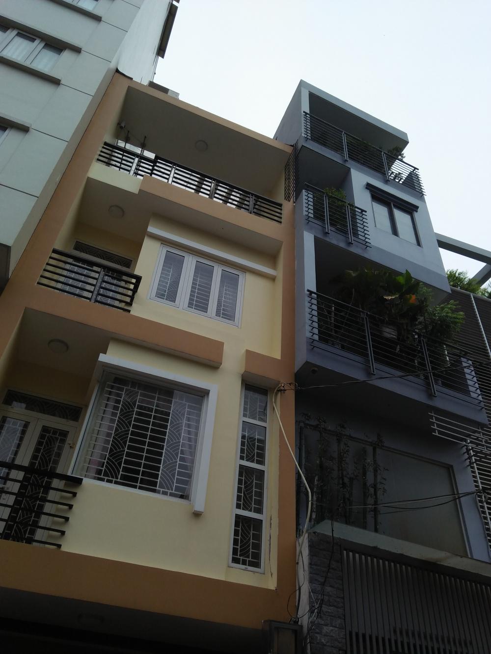 Nhà siêu vị trí mới xây 3 lầu Nguyên Hồng,khu dân trí.DT:4 x 15,giá 6 tỷ