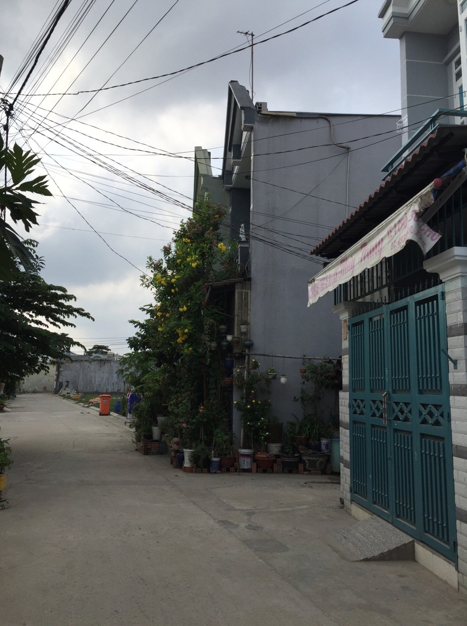 Bán nhà chính chủ đường Hương lộ 80, DT 4x 12m, dân cư đông hẻm 8m