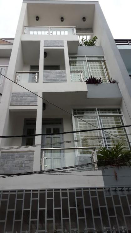 Chính chủ bán gấp nhà sau căn MT hẻm Trần Hưng Đạo quận 5, 3 lầu, 3.7*14m