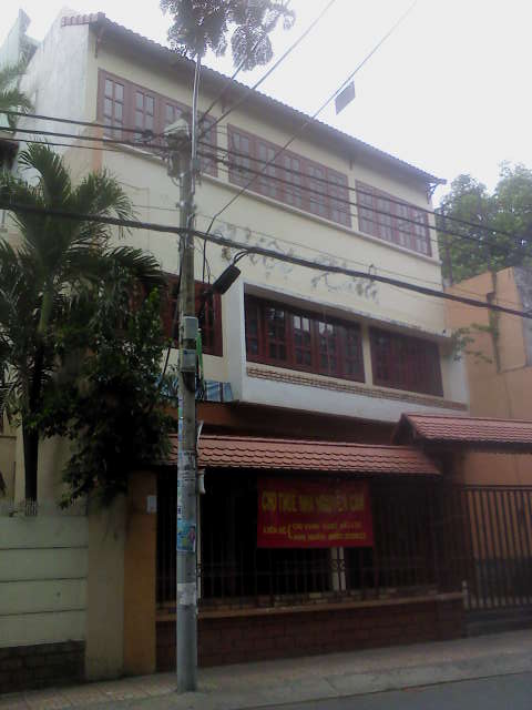 Cần bán gấp nhà 2 mặt tiền đường Nguyễn Cảnh Chân, Quận 1. 