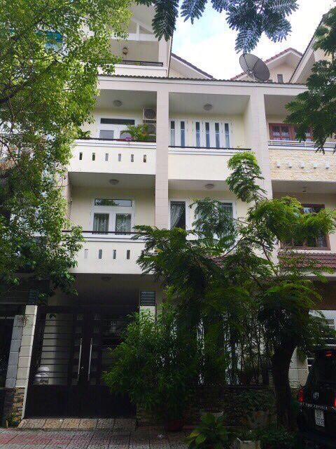 Nhà 3 lầu 7x18m, hướng Nam, đường Số 16, trong KDC Ven Sông Sadeco, Tân Phong