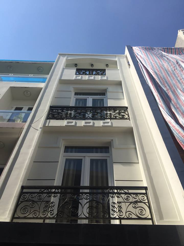 Bán Nhà Đẹp dô ở liền đường Nơ Trang Long. ( 0906949770 )