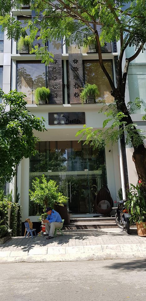 Bán nhà phố Hưng Phước đường lớn, có thang máy. Hầm trệt, 4 lầu, giá 24.6 tỷ, LH: 0919552578