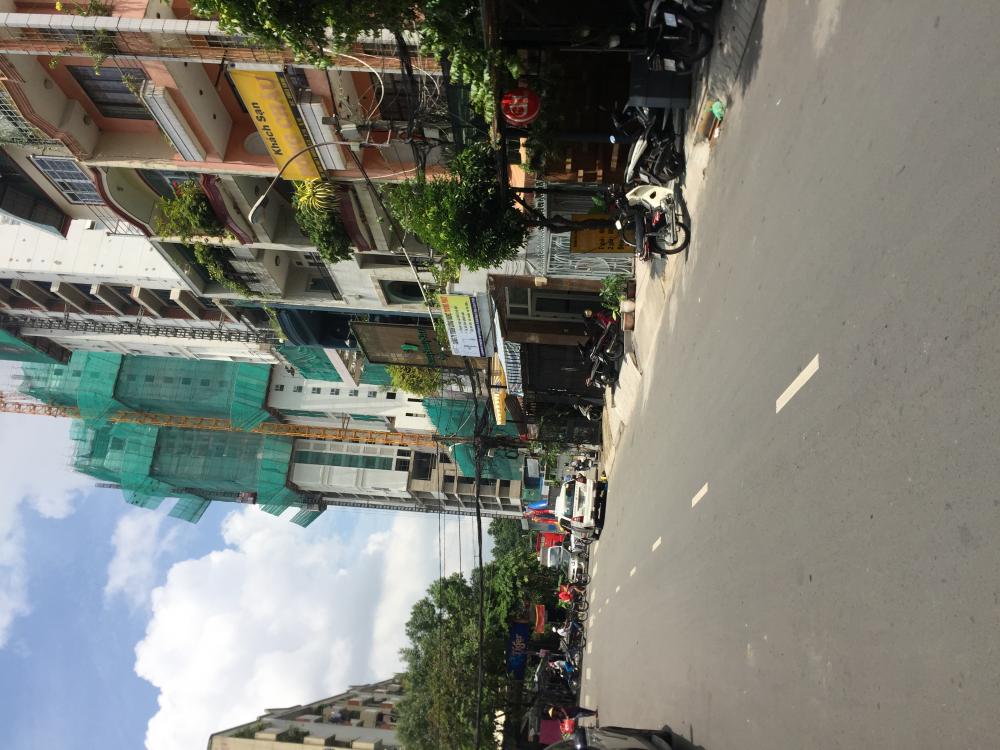 Bán nhà mặt tiền nội bộ khu VIP K300, P.12, (5.3x12),gần Nguyễn Thái Bình Chính chủ bán nhà khu nội bộ đường nhựa K300, cách Nguyễn Thái Bình vài căn.