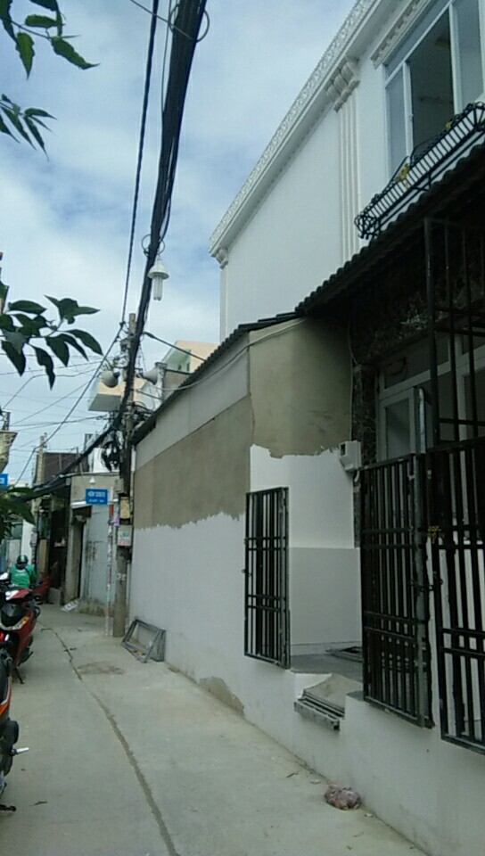 Bán nhà giá 1,35tỷ hẻm xe hơi ,hẻm 1206 đường Huỳnh Tấn Phát, Quận 7.