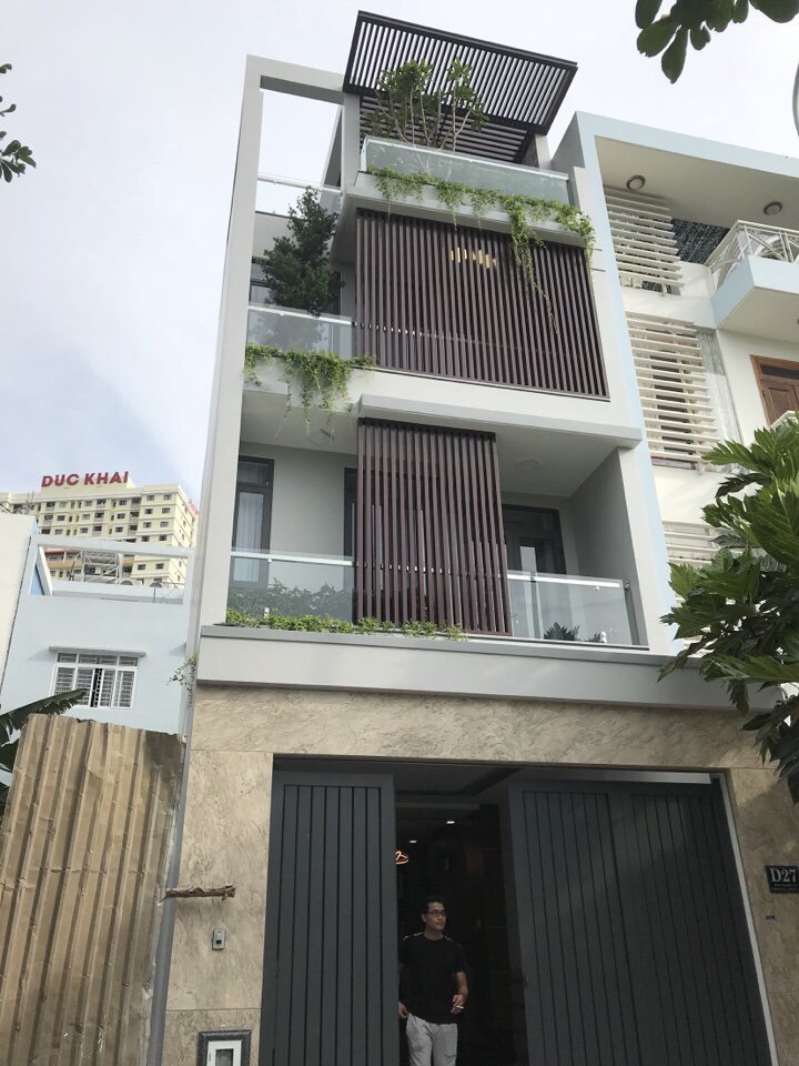 Bán nhà mới đẹp lung linh mặt tiền đường khu tái định cư Phú Mỹ, Q7, DT 5x18m. Giá 9,5 tỷ